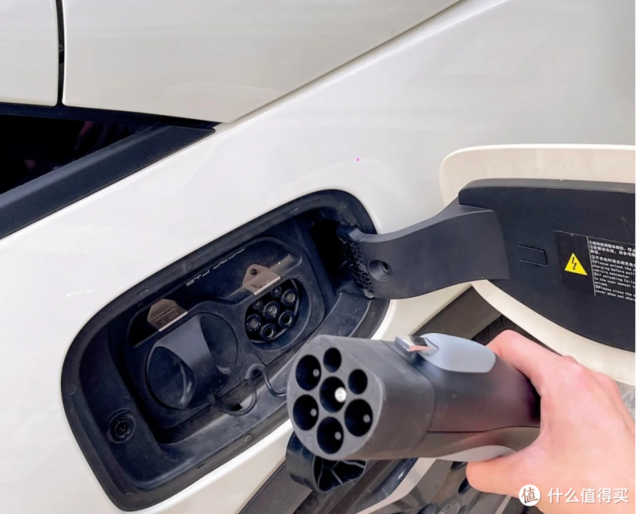 电车充电难？装一个小充嗨跑星耀4G家用充电桩，在家充电美滋滋