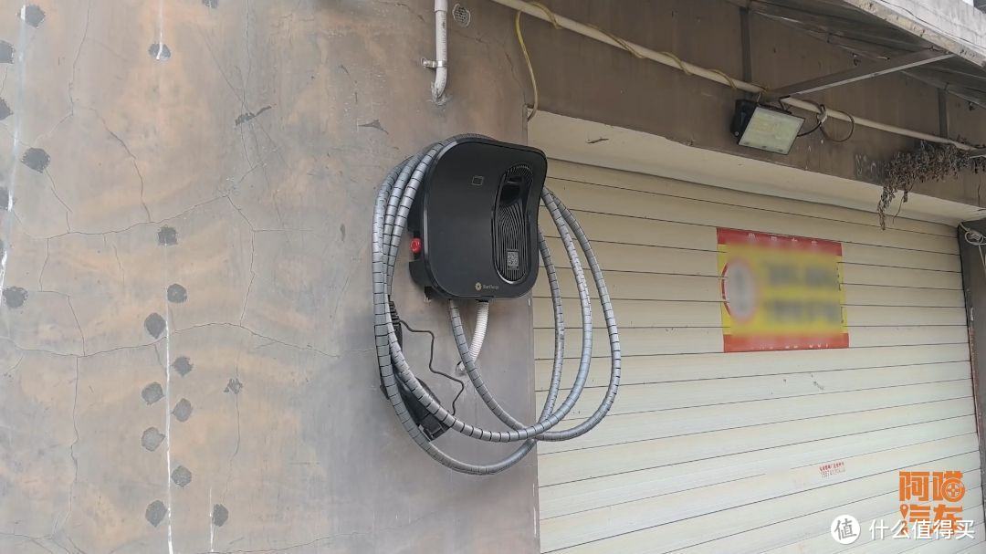 为何新能源车家用充电桩只有7kW，够用吗？喵哥给你说清楚